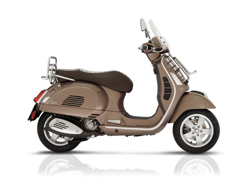 13 Vespa GTS Touring 300