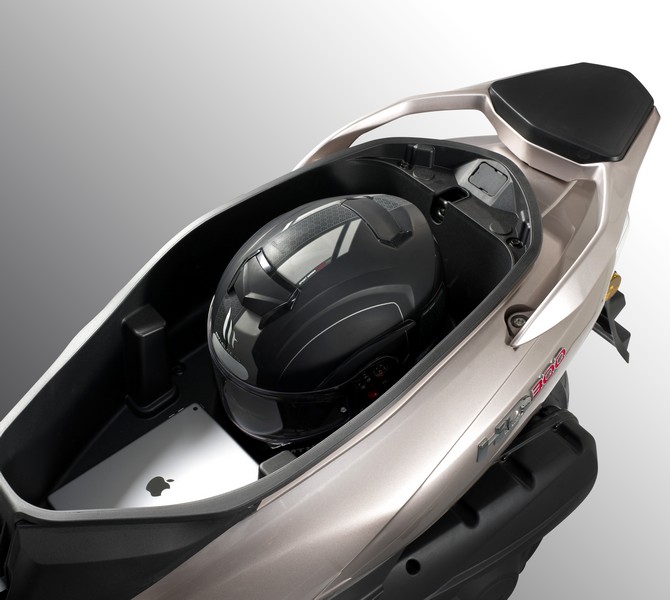 HD 38l Space under seat