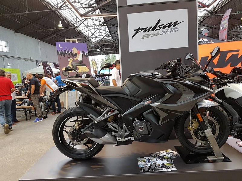 bajaj pulsar rs200