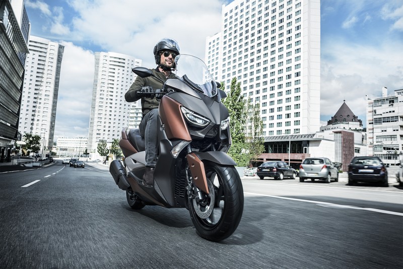 yamaha xmax300 red dot 1