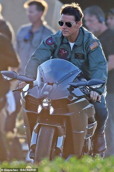 top gun maverick protes foto 1