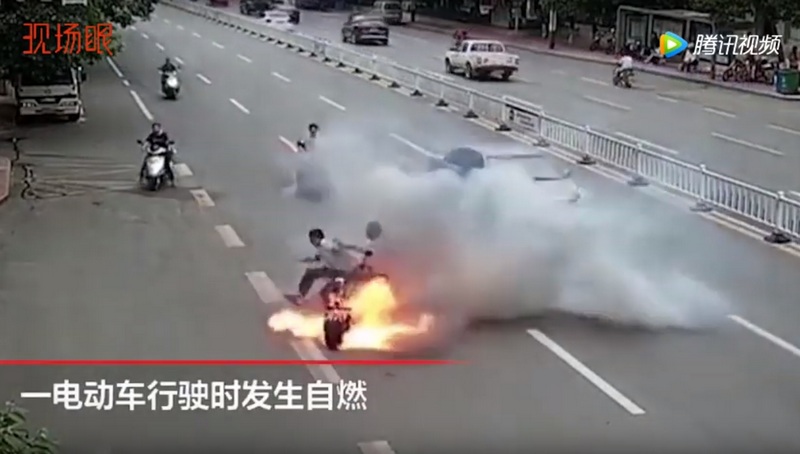 electric scooter on fire 800