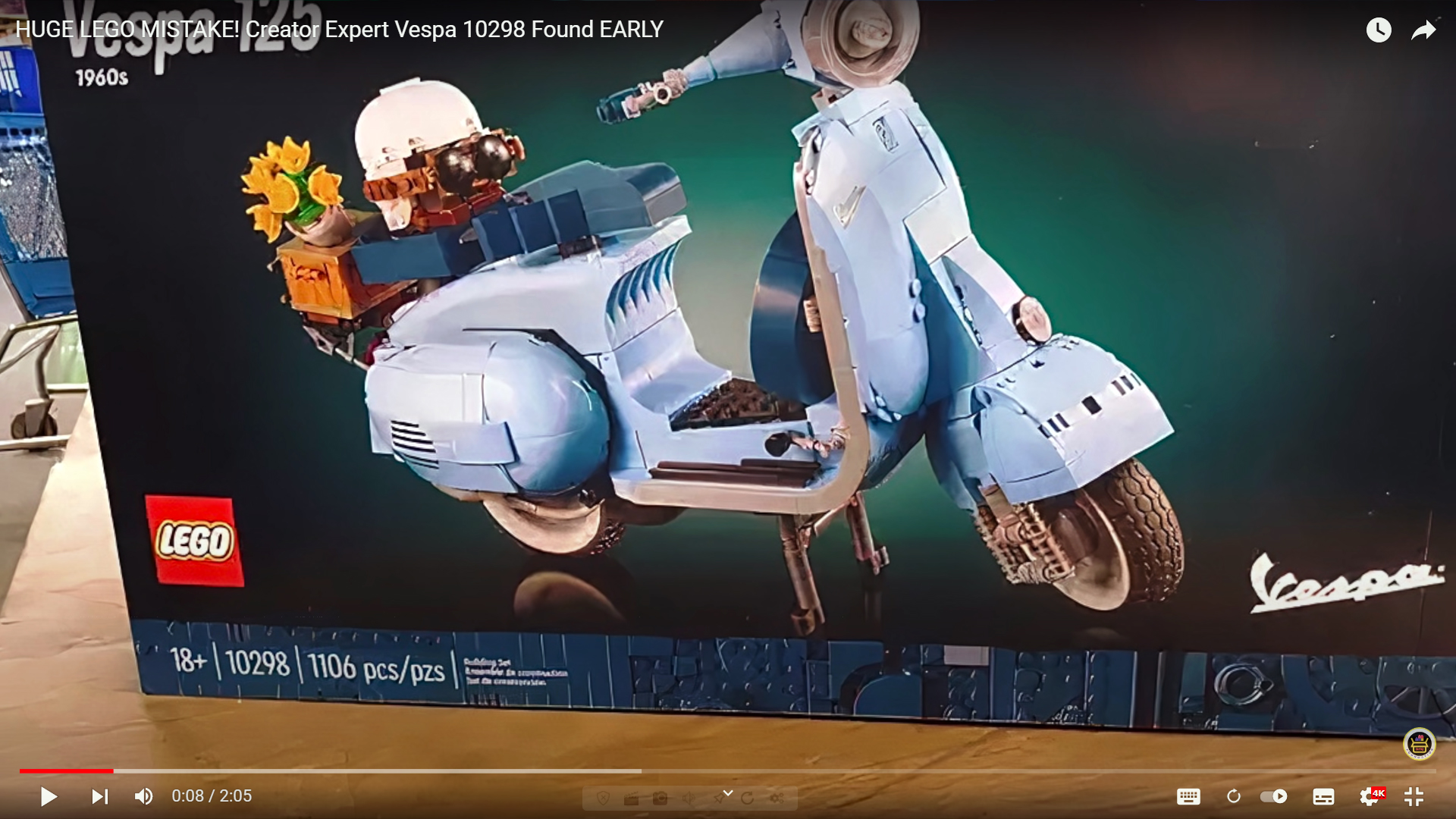 LEGO Creator Expert 10298 Vespa 125 00002