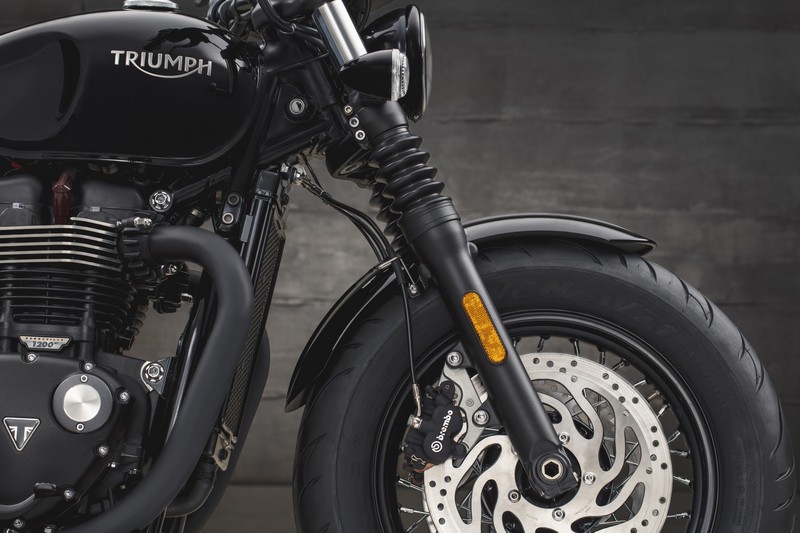 triumph bonneville bobber black 13
