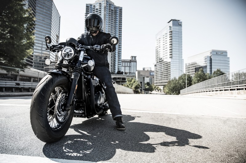 triumph bonneville bobber black 20