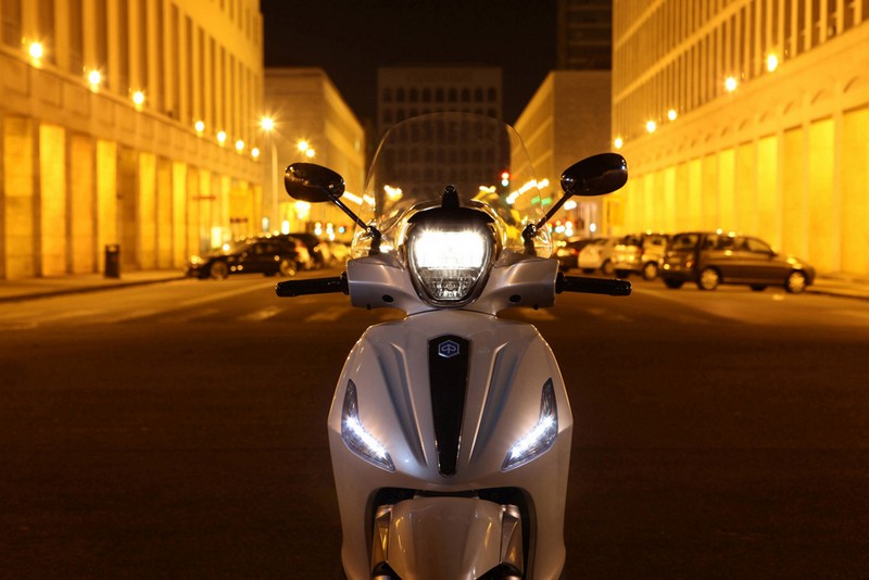 piaggio beverly 300 1